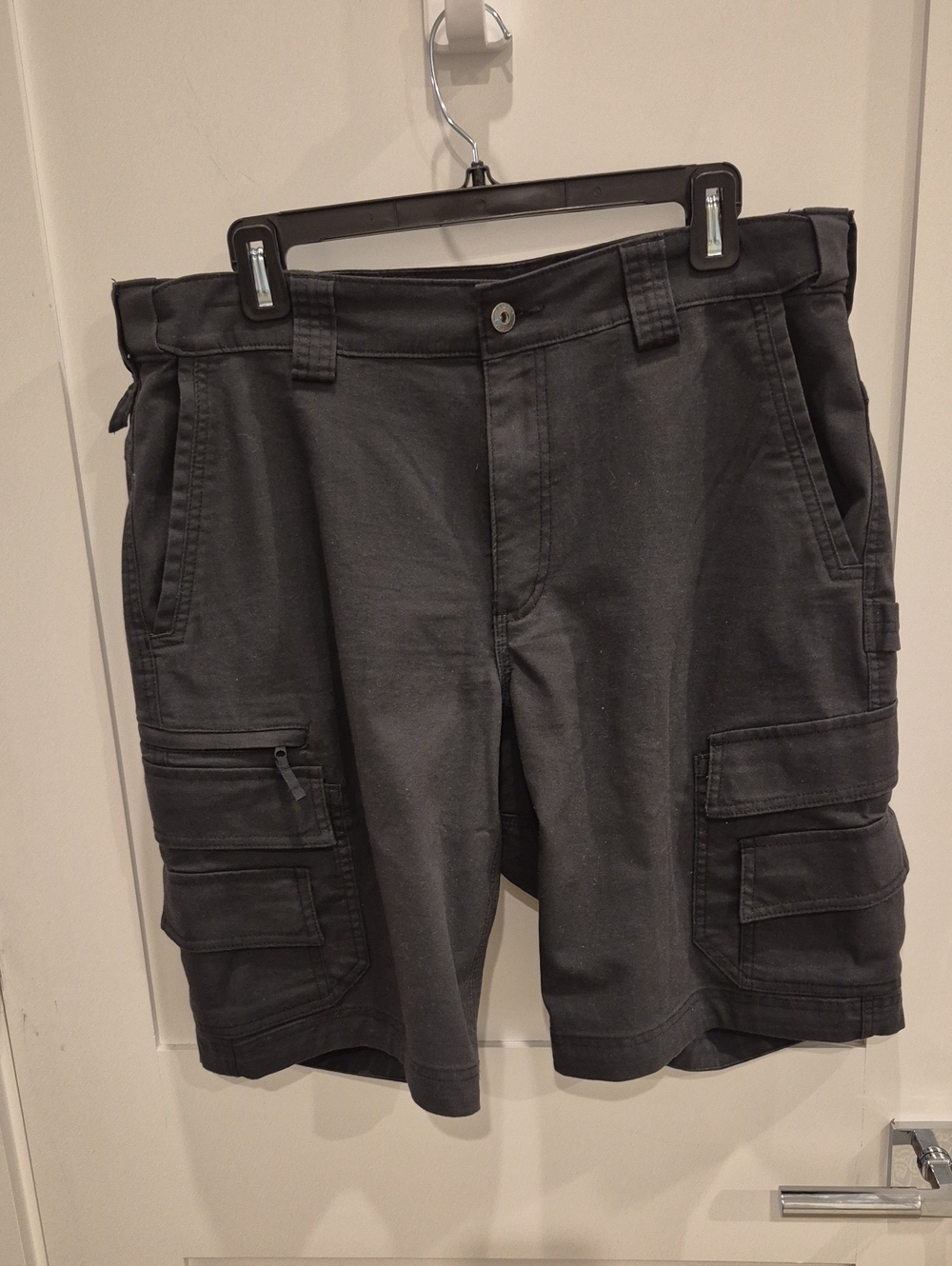 Duluth Trading - Sweat Management --  Black Cargo Shorts Multiple Pockets -- 34